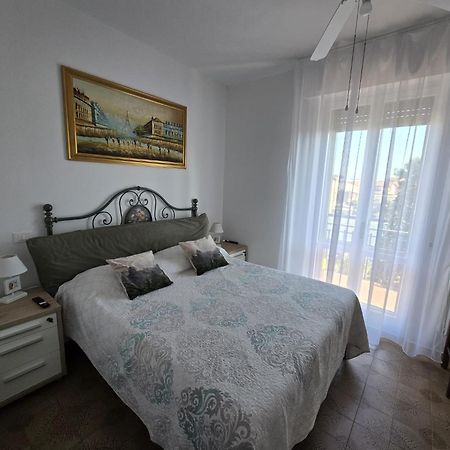 Appartement Casa Dell' Ulivo à Desenzano del Garda Extérieur photo
